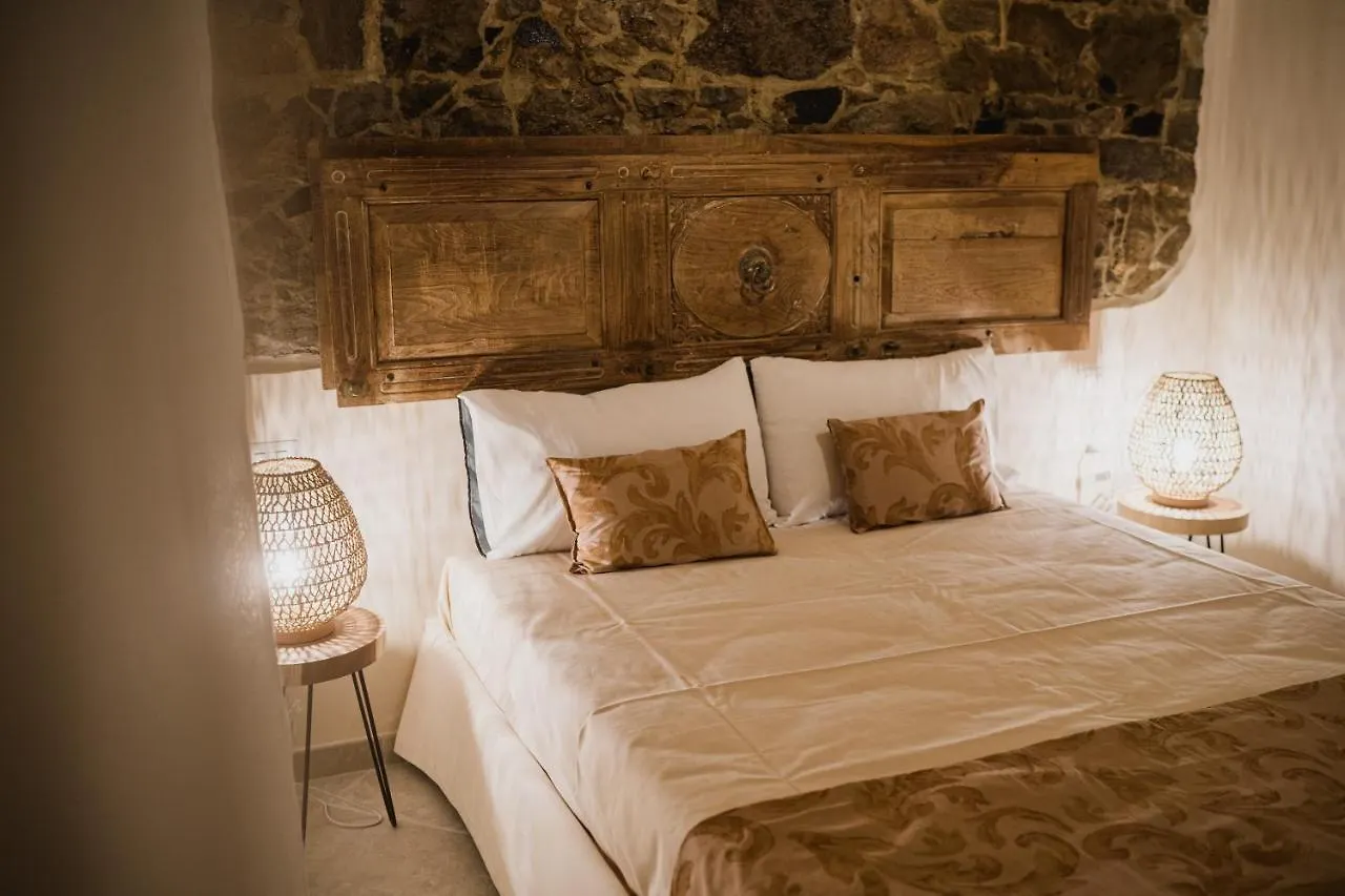 Moon'S Tower Suite&Rooms Portoscuso Guest house