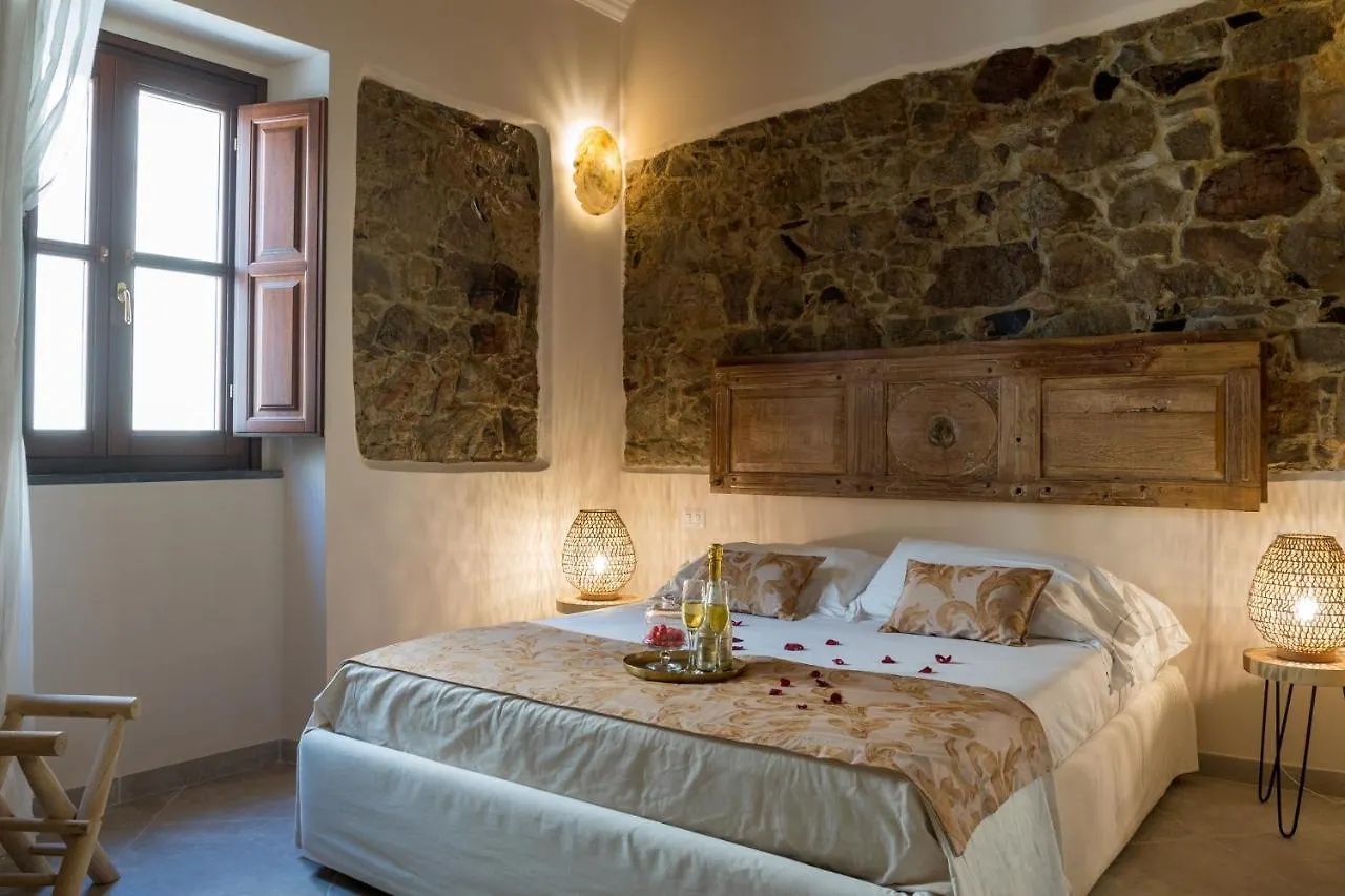 Moon'S Tower Suite&Rooms Portoscuso Italy
