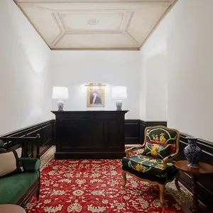 https://the-couper-condotti.it-romehotels.com